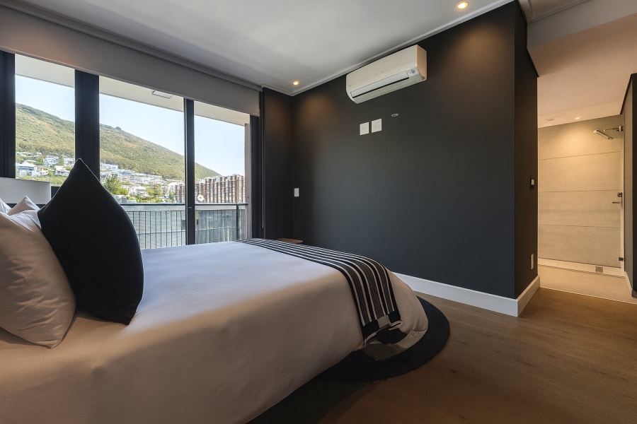 To Let 4 Bedroom Property for Rent in Green Point Western Cape